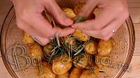 Молодая картошка запеченная в духовке - Рецепт с ВИДЕО - Шаг 5