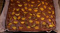 Шоколадный пирог с абрикосами - Видео Рецепт - Шаг 7