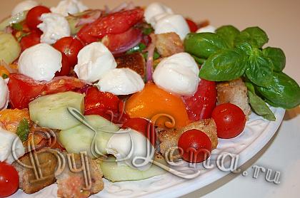 Салат Панцанелла (Panzanella)